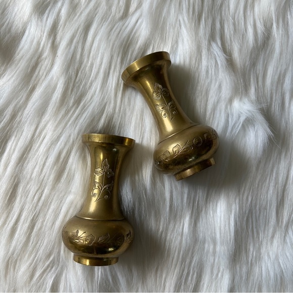 Vintage Ornate Carved Brass Matching Vases Made In India Mid Century - Picture 7 of 10